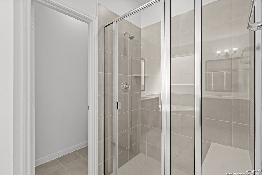 Image 38 of a home in Homestead 75'.