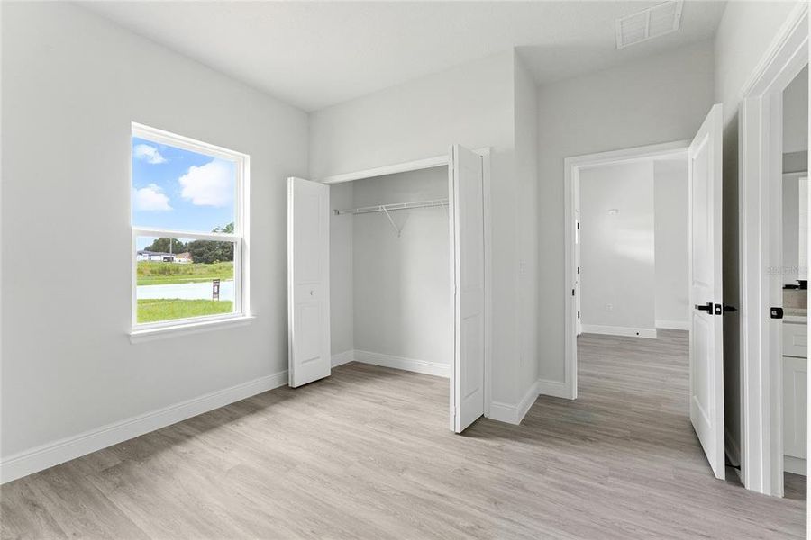Spacious, unfurnished interior of a new home in , Ocala (Image 44).