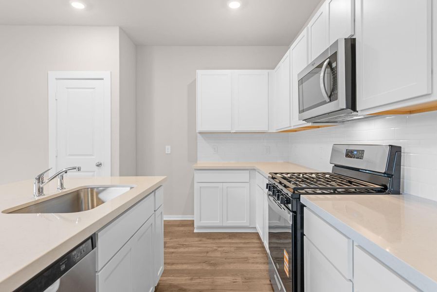 Furnished interior view inside a new home in Laurel Landing, Alvin (Image 6).