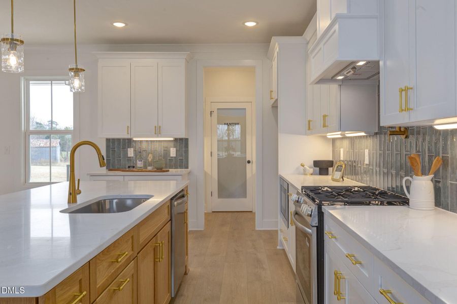 10-web-or-mls-Roombiance10