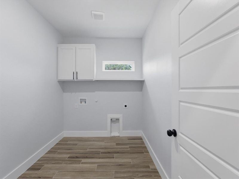 Spacious, unfurnished interior of a new home in , Bowie (Image 28).