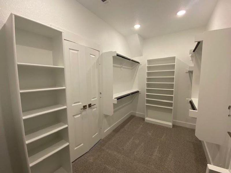 sales - 1908 Vittoria - spec - main closet