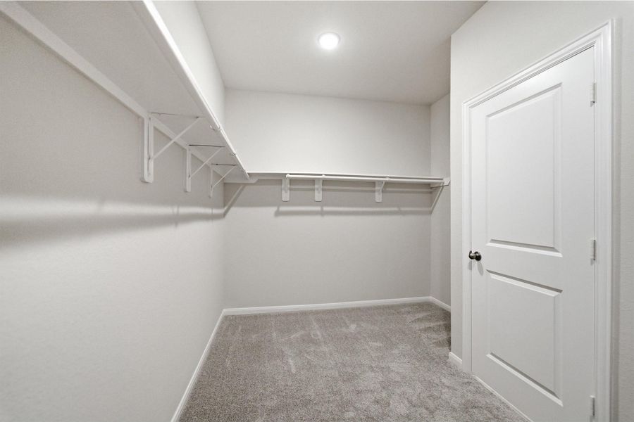 Spacious, unfurnished interior of a new home in Pearlbrook, Texas City (Image 18).