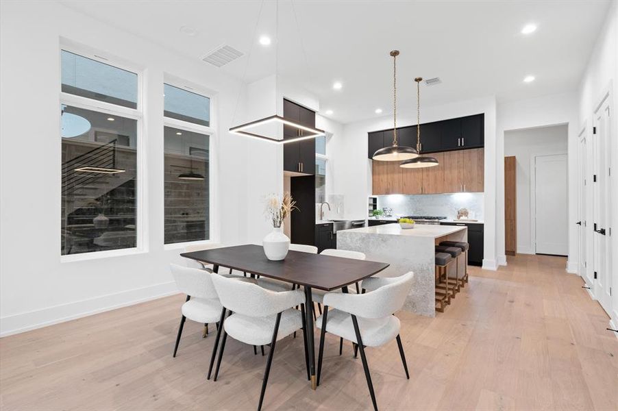 Dining area off of kitchen.