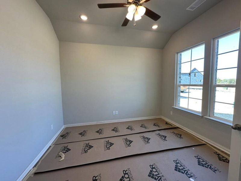 Image 10 of a home in Covenant Park. Image 10 of a home in Covenant Park.