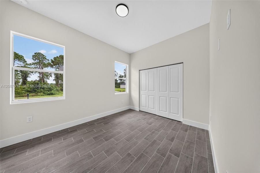 Spacious, unfurnished interior of a new home in , Lehigh Acres (Image 26).