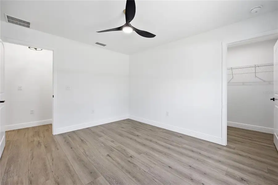 Spacious, unfurnished interior of a new home in , Ocala (Image 20).