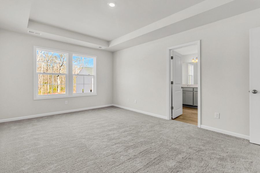 Spacious, unfurnished interior of a new home in Central Creek, Goose Creek (Image 16).