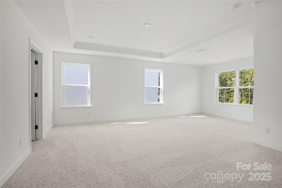 Spacious, unfurnished interior of a new home in Forest Creek, Waxhaw (Image 15).