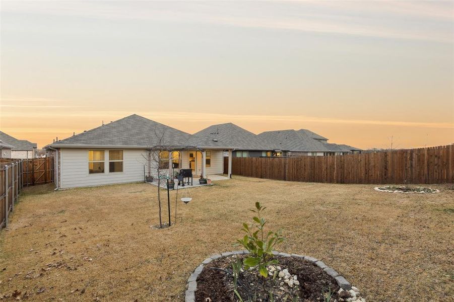 Exterior details and patio area of a home in Westmoor, Sherman (Image 4).