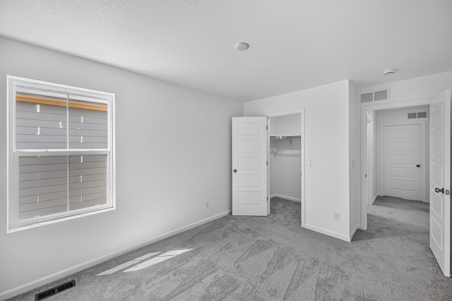 Spacious, unfurnished interior of a new home in The Aurora Highlands, Aurora (Image 22).