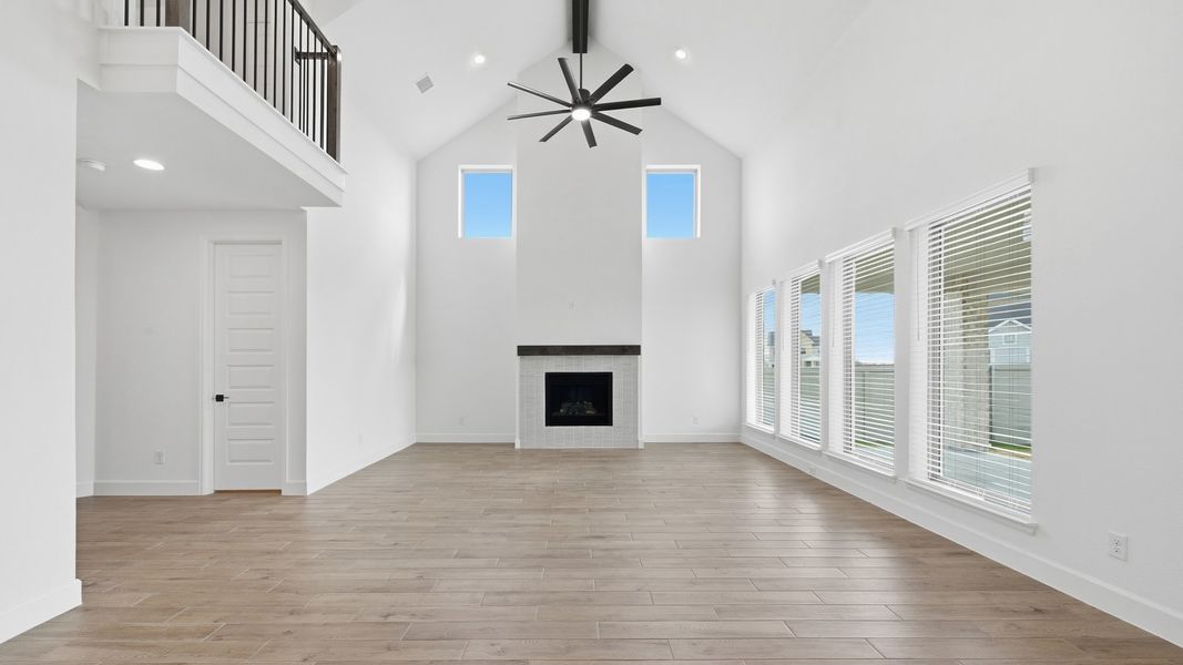 Spacious, unfurnished interior of a new home in Landmark, Denton (Image 20).