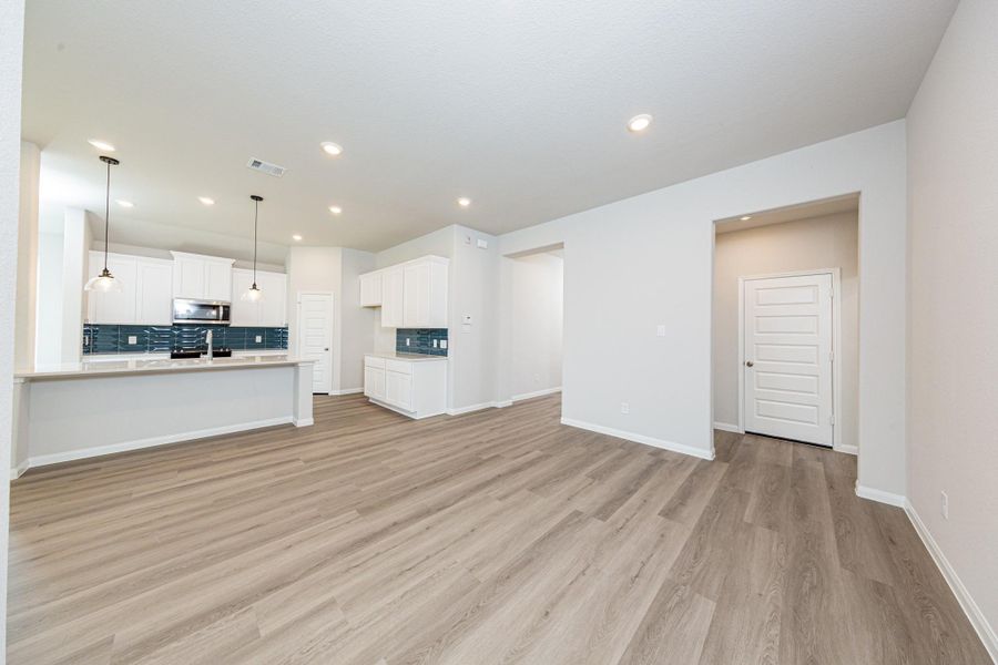 Photos are a representation of the floor plan. Options and interior selections will vary. Photos are a representation of the floor plan. Options and interior selections will vary.