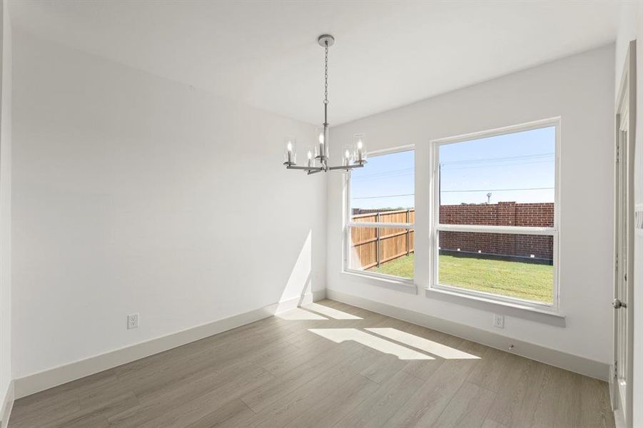 16. 5920 Mustang - Nook 16. 5920 Mustang - Nook