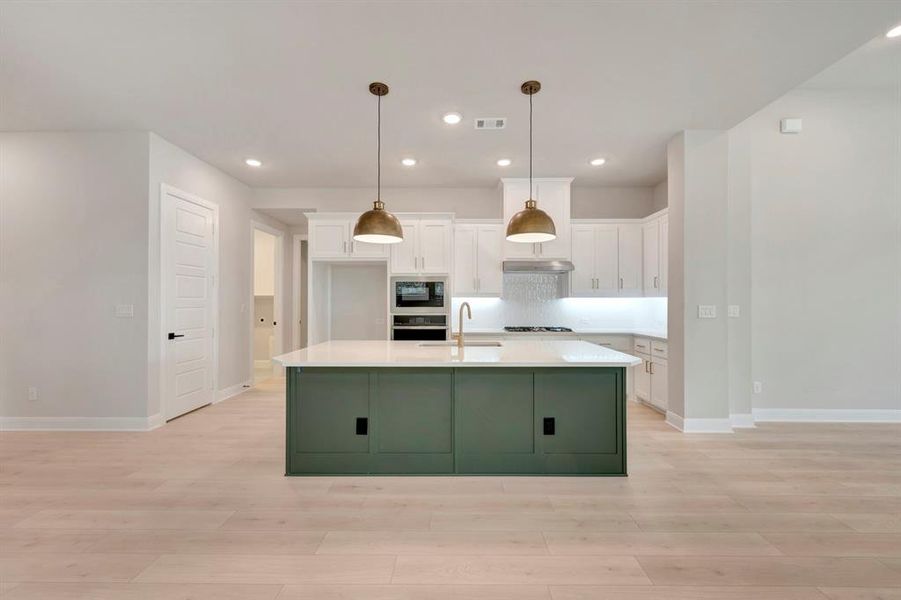 Furnished interior view inside a new home in Mantua Point Classics, Van Alstyne (Image 10). Furnished interior view inside a new home in Mantua Point Classics, Van Alstyne (Image 10).