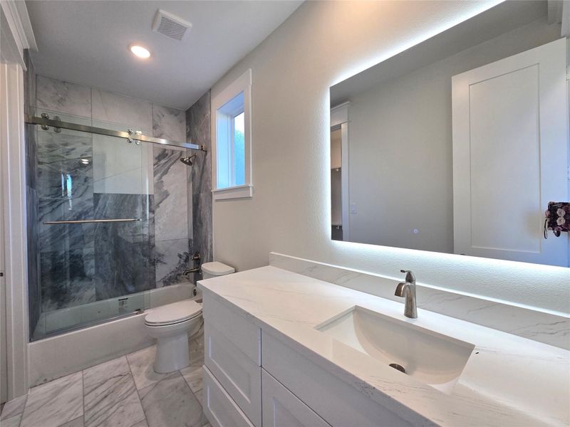 En-suite bathroom in bedroom 3