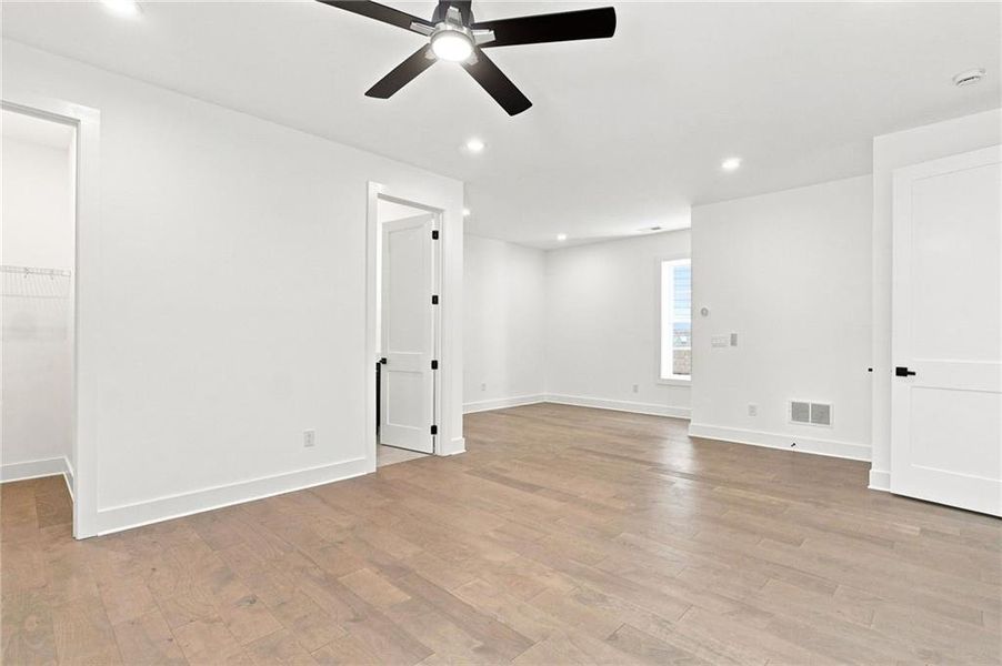 Spacious, unfurnished interior of a new home in Parkside Roswell, Roswell (Image 34).