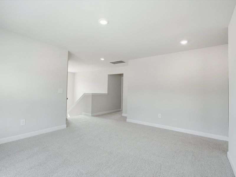 Spacious, unfurnished interior of a new home in Southwell Commons, Anderson (Image 13).