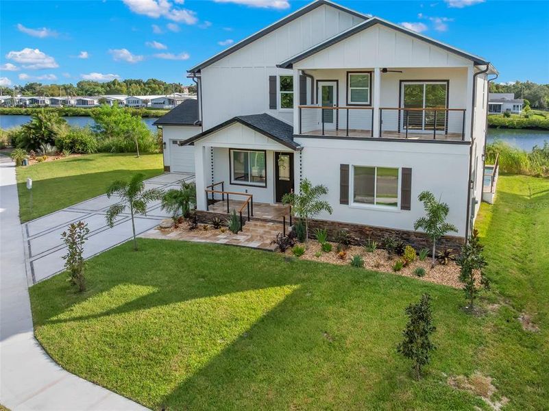 Exterior details and patio area of a home in , Safety Harbor (Image 32).