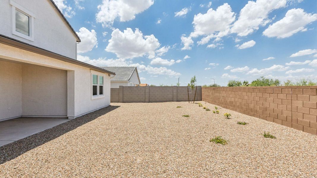 Exterior details and patio area of a home in Prada, Phoenix (Image 3).