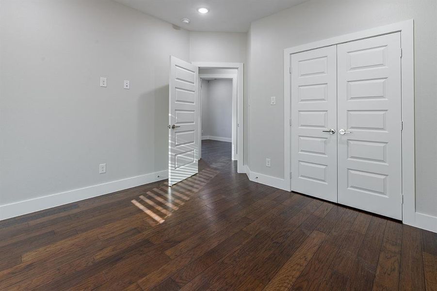 Spacious, unfurnished interior of a new home in , Dallas (Image 17).