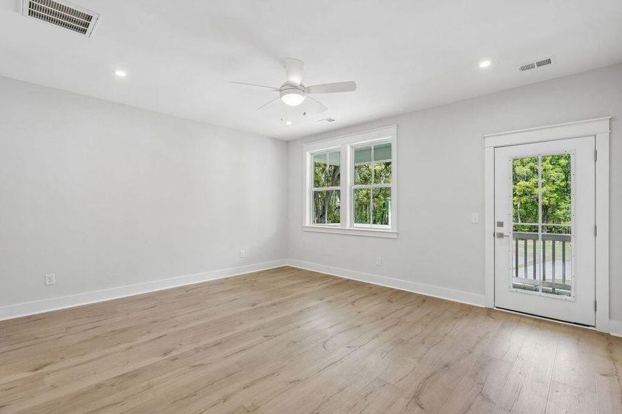 Spacious, unfurnished interior of a new home in Kings River Preserve, Hollywood (Image 24). Spacious, unfurnished interior of a new home in Kings River Preserve, Hollywood (Image 24).
