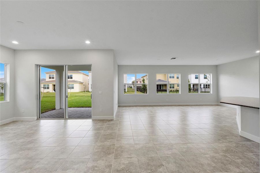 Spacious, unfurnished interior of a new home in , Loxahatchee (Image 50).