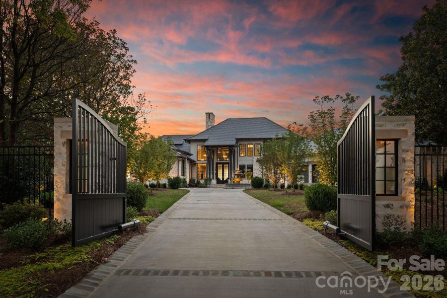 Community amenities in , Cornelius (Image 38).