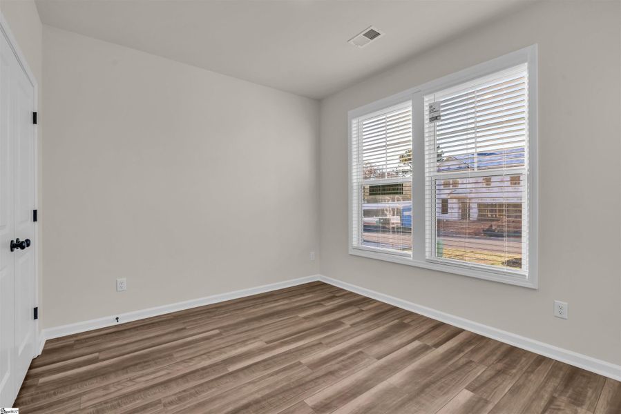 Spacious, unfurnished interior of a new home in Halton Oaks, Spartanburg (Image 15).