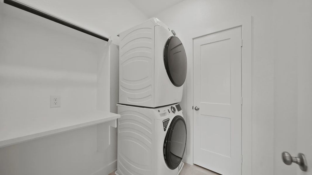 Image 14 representing the Rosewood by Chesmar Homes in Sienna Courtyard, Missouri City, TX.