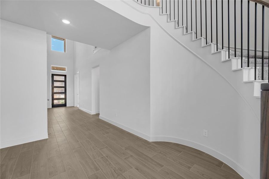 Representative image. Features, selections and colors may vary.