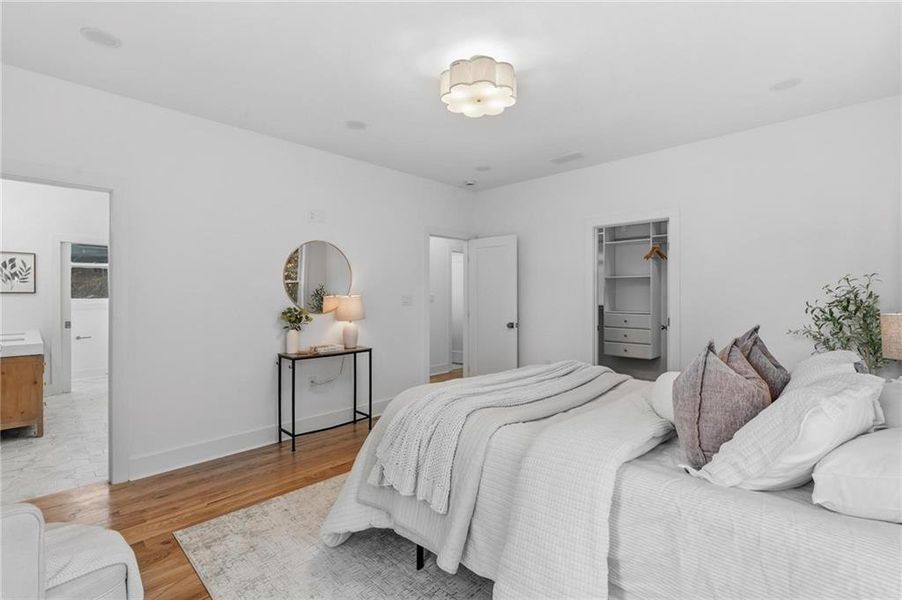 Furnished interior view inside a new home in , Atlanta (Image 40).