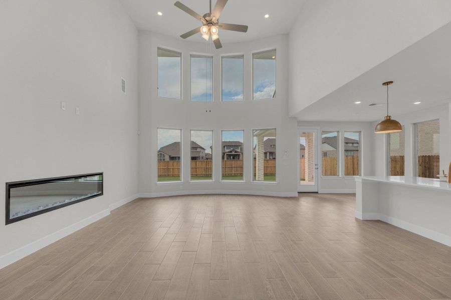 Spacious, unfurnished interior of a new home in Santa Rita Ranch, Liberty Hill (Image 14).