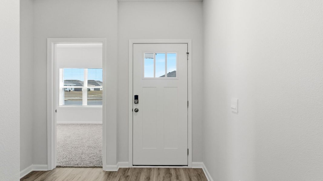 Spacious, unfurnished interior of a new home in Hodges Bayou Plantation, Panama City (Image 11).