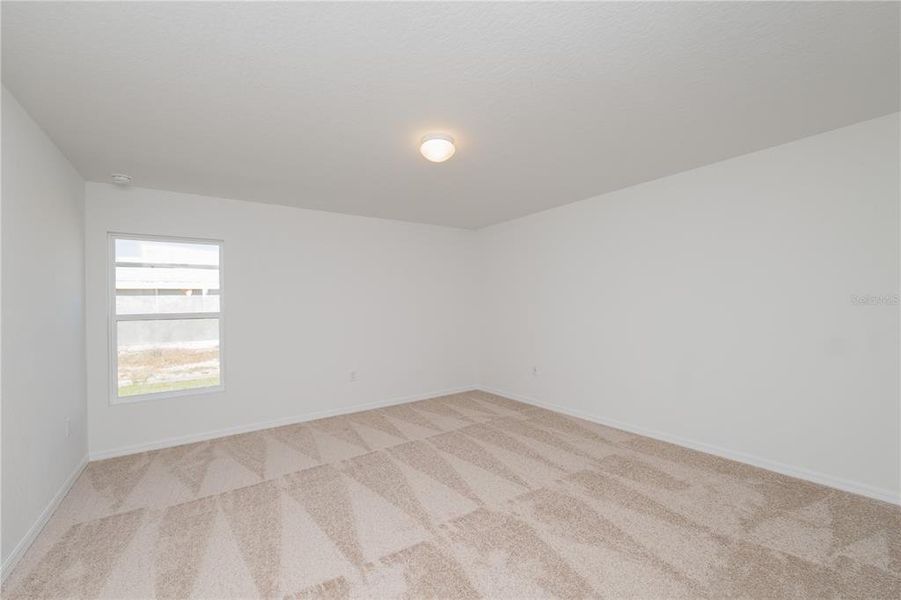 Spacious, unfurnished interior of a new home in , Sebring (Image 16).
