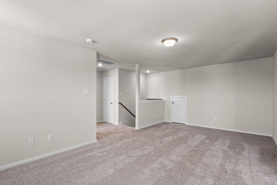 Spacious, unfurnished interior of a new home in Windcress, Cove (Image 27).