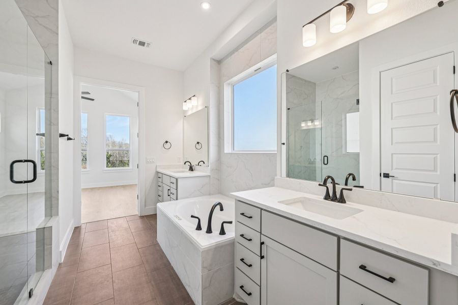 37 web or mls Robin Trail S1302 037