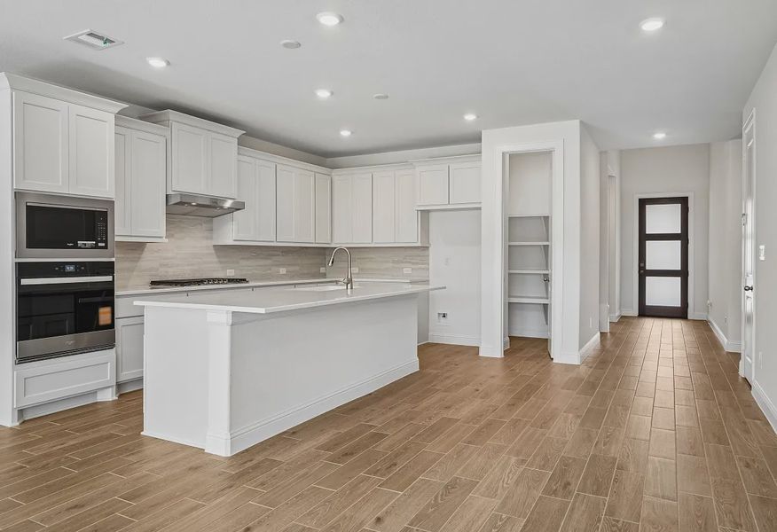 Homesite 2404 Kitchen - 2 of 19