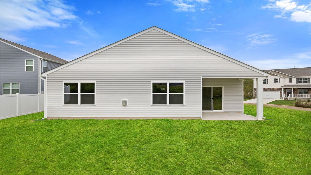 Exterior details and patio area of a home in Woodglen, Piedmont (Image 3).