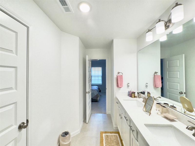 Furnished interior view inside a new home in Lakeview, Waller (Image 21).