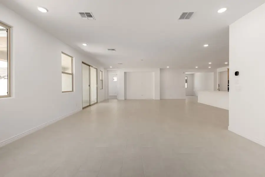 Spacious, unfurnished interior of a new home in Miravida, Surprise (Image 11).