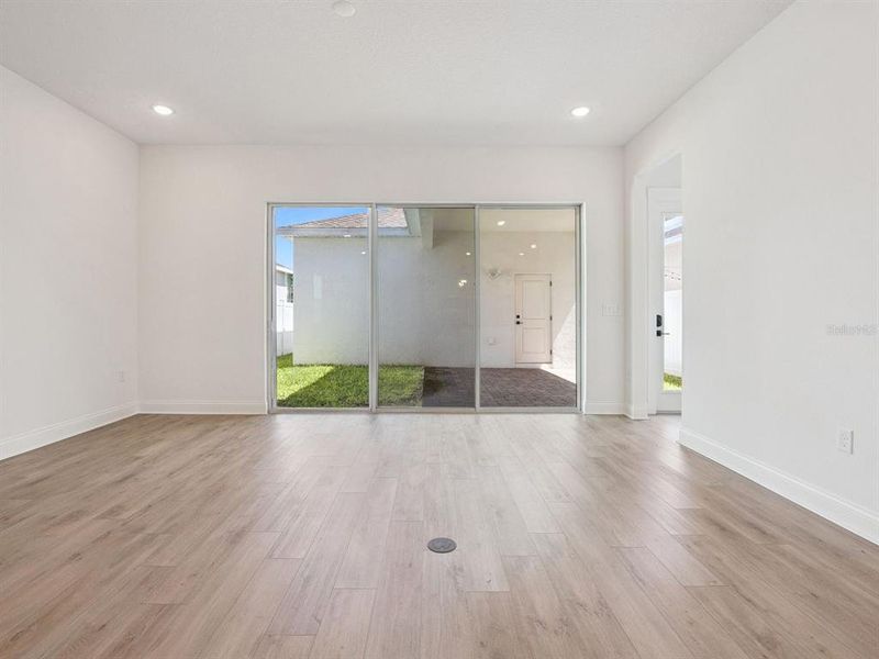 Spacious, unfurnished interior of a new home in Osprey Ranch, Winter Garden (Image 21).