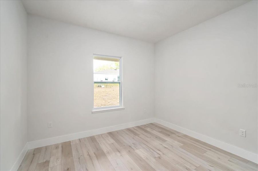 Spacious, unfurnished interior of a new home in , Citrus Springs (Image 46).