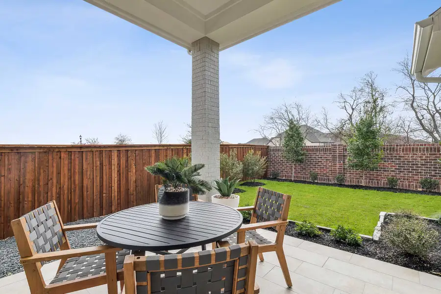 Representative exterior details of a home built from the The McDonald by David Weekley Homes in Solterra - Garden Series, Mesquite (Image 3).
