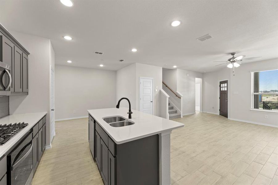 12. 5418 Runnel - Kitchen (4)