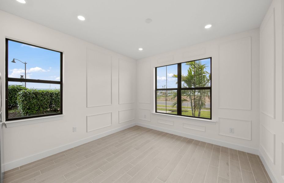 Representative unfurnished interior of a home built from the Concord by DiVosta in Talon Preserve on Palmer Ranch, Nokomis (Image 28).