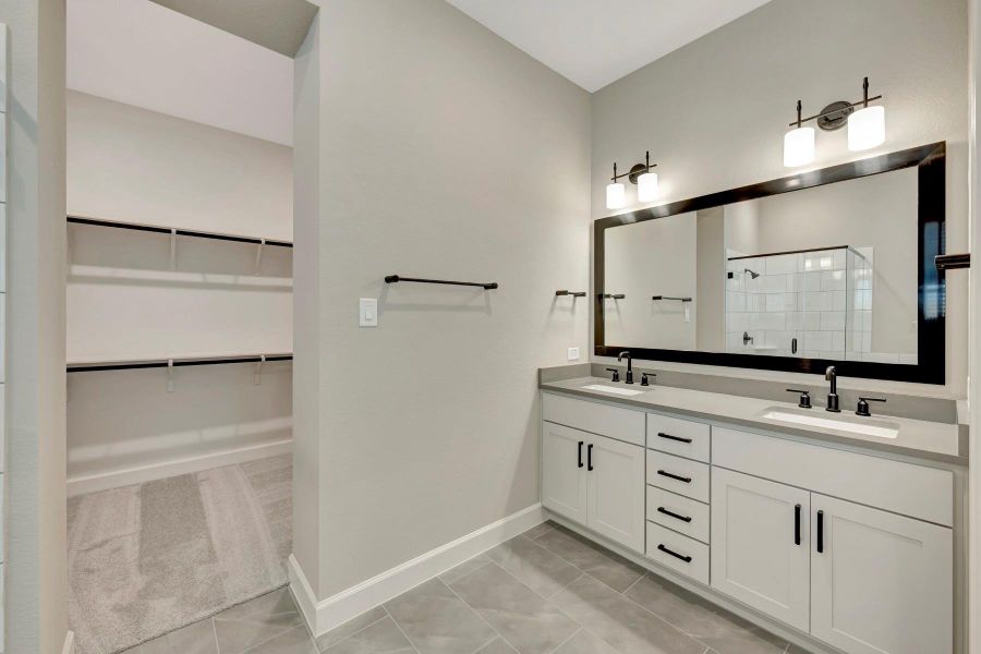 Furnished interior view inside a new home in Riceland - Summit Collection, Mont Belvieu (Image 11).