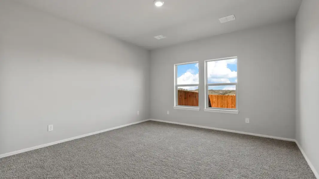 Representative unfurnished interior of a home built from the Midland by D.R. Horton in Audra Oaks, Denton (Image 23).