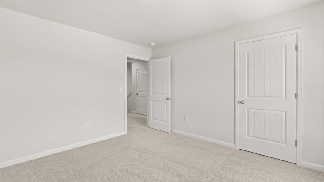 Spacious, unfurnished interior of a new home in Village at Pine Valley, Gainesville (Image 17).