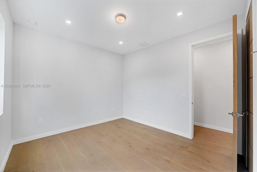Spacious, unfurnished interior of a new home in , Miami (Image 32).